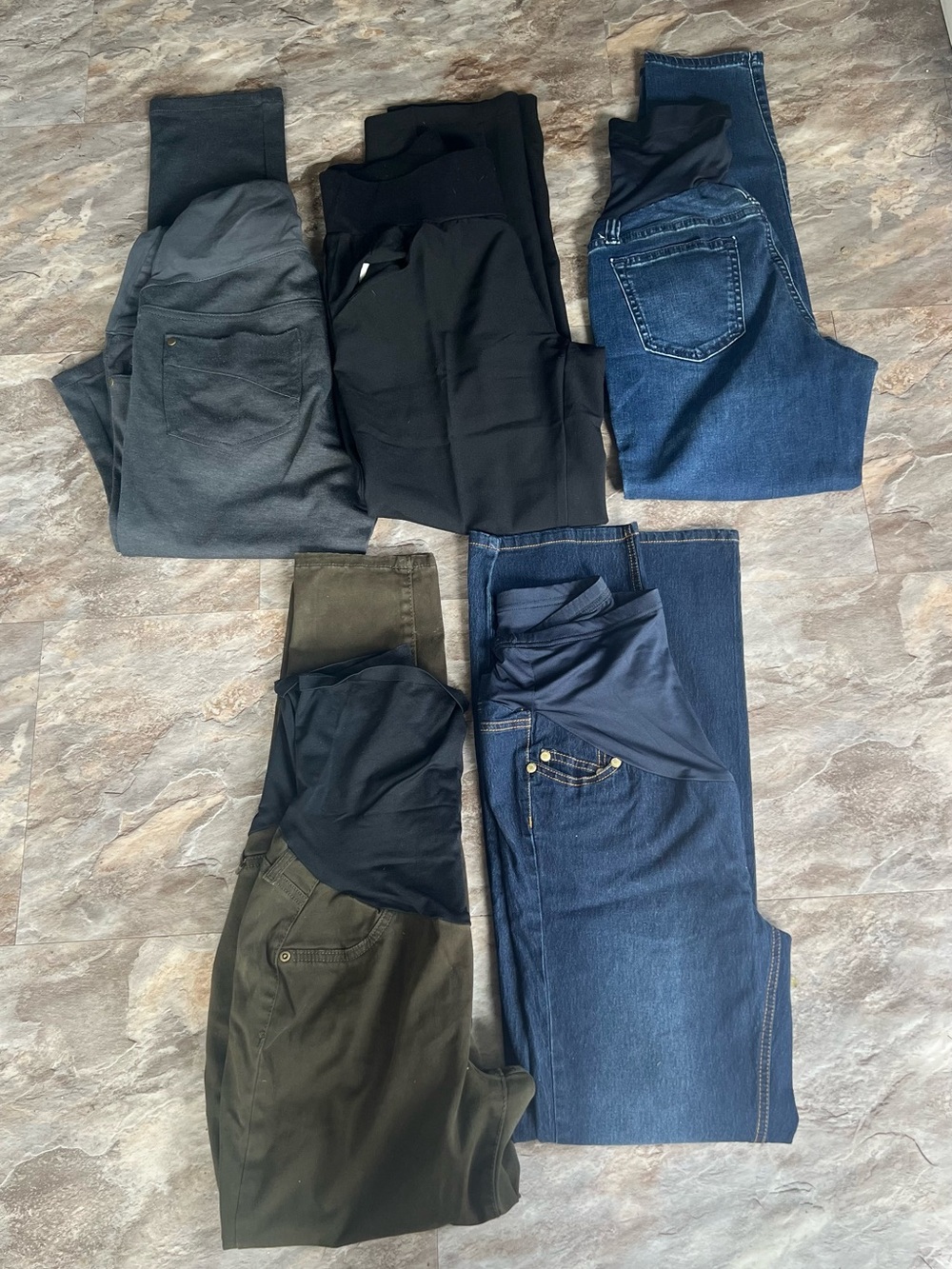 Lot of 5 Size Small and Size 6 Maternity Pants and Jeans